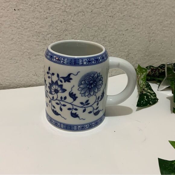 Hutschenreuther Other - Hutschenreuther  Blue Onion Mug Or Beer Stein blue White Excellent  G3